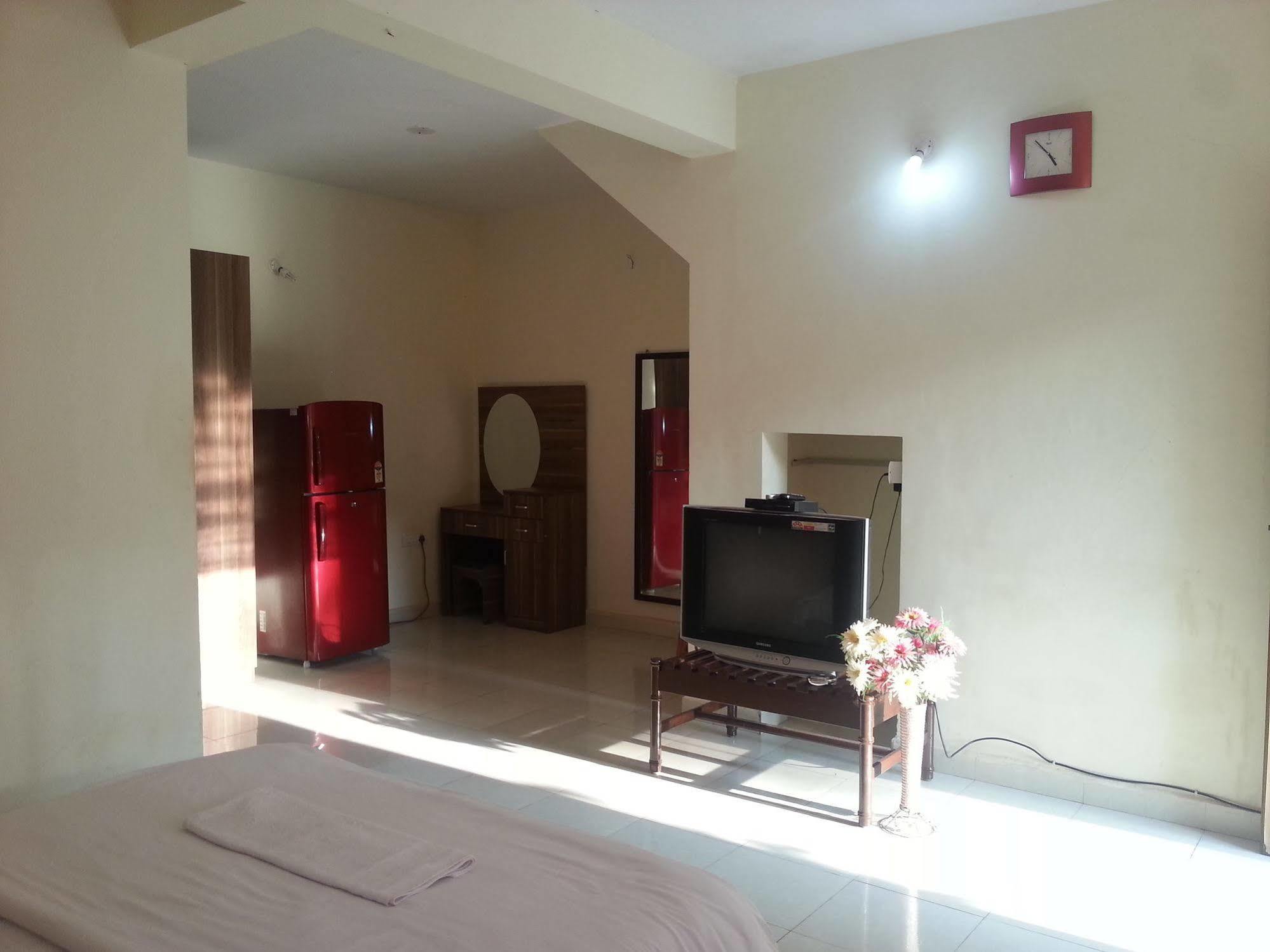 Wtf My House Hotel Baga Ngoại thất bức ảnh
