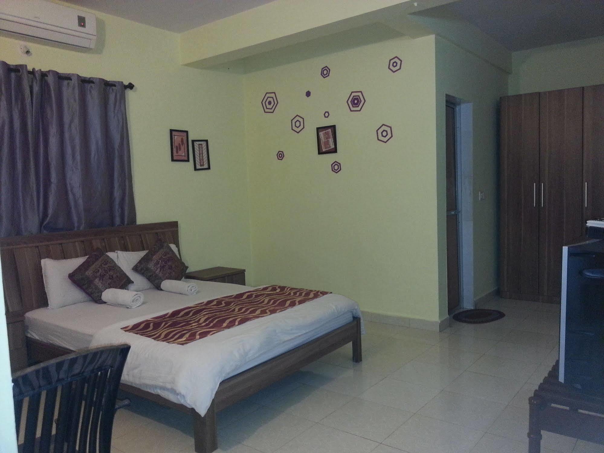 Wtf My House Hotel Baga Ngoại thất bức ảnh
